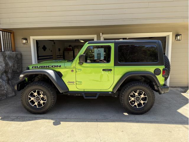 Photo of 2018 Green Jeep Wrangler