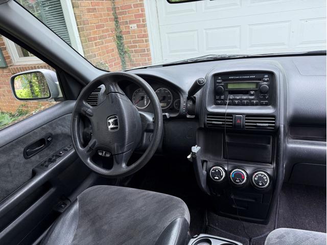 Photo of 2002 Silver Honda CR-V