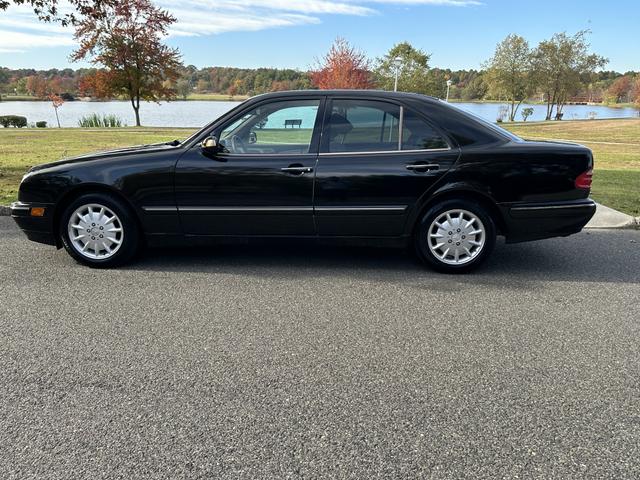 Photo of 2000 Black Mercedes-Benz E-Class