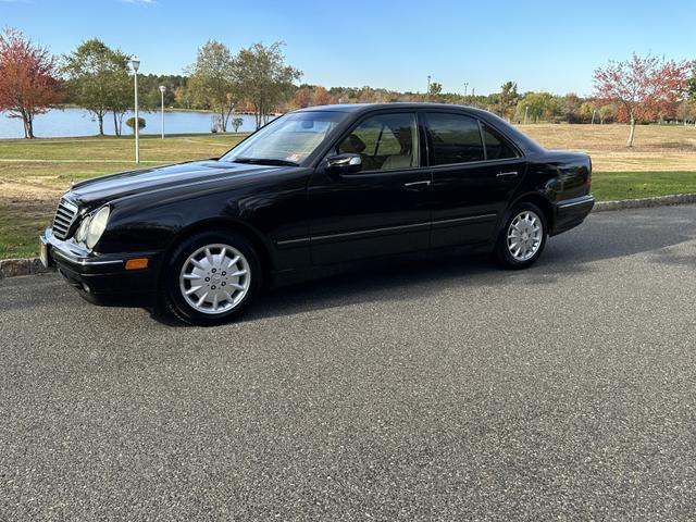 Photo of 2000 Black Mercedes-Benz E-Class