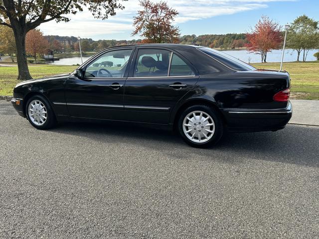 Photo of 2000 Black Mercedes-Benz E-Class