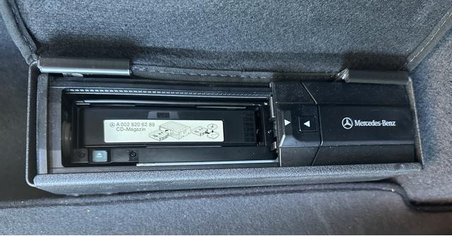 Photo of 2000 Black Mercedes-Benz E-Class