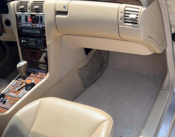 Photo of 2000 Black Mercedes-Benz E-Class