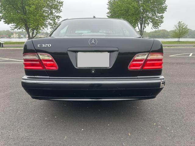 Photo of 2000 Black Mercedes-Benz E-Class
