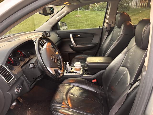 Photo of 2008 Silver GMC Acadia