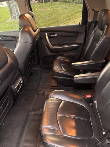 Photo of 2008 Silver GMC Acadia