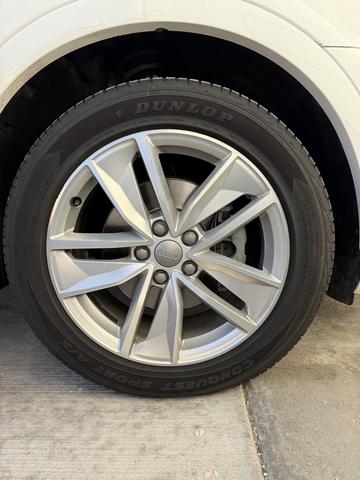 Photo of 2017 White Audi Q3
