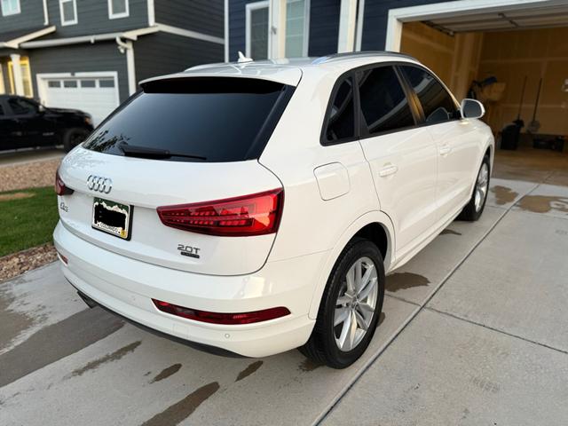 Photo of 2017 White Audi Q3