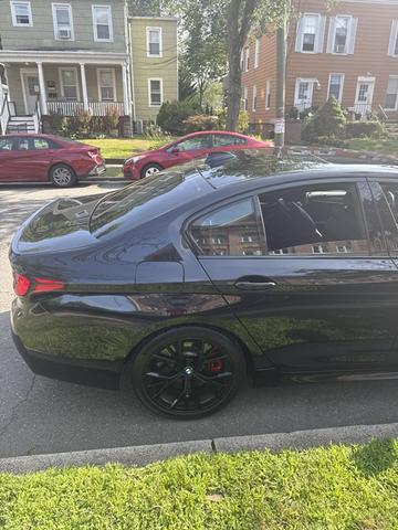 Photo of 2022 Black BMW M550