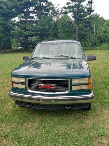 Photo of 1998 Green GMC Suburban