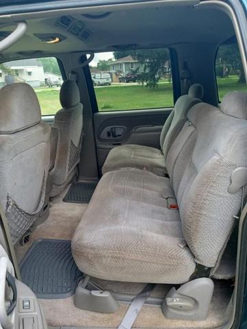 Photo of 1998 Green GMC Suburban