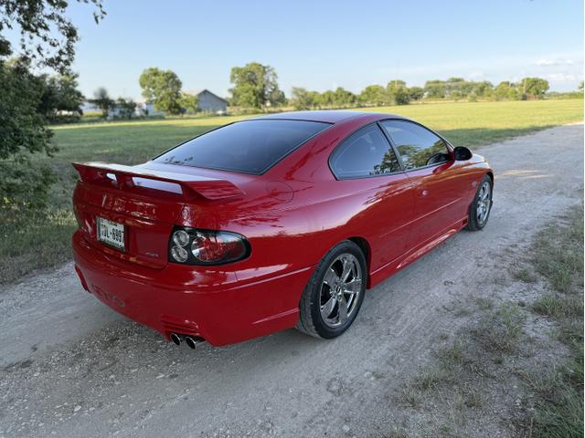 Photo of 2006 Red Pontiac GTO