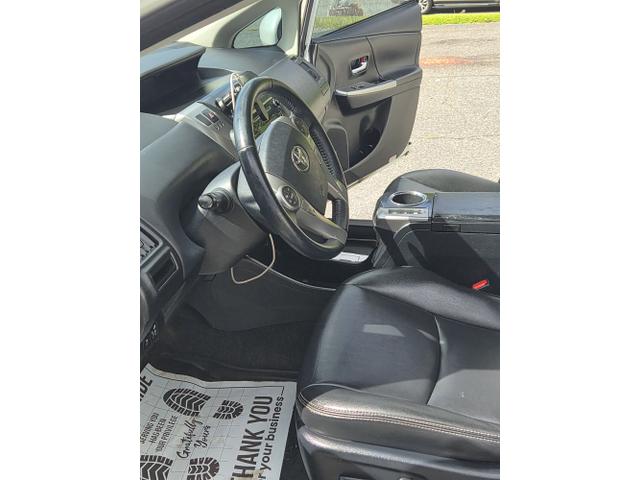Photo of 2017 White Toyota Prius v