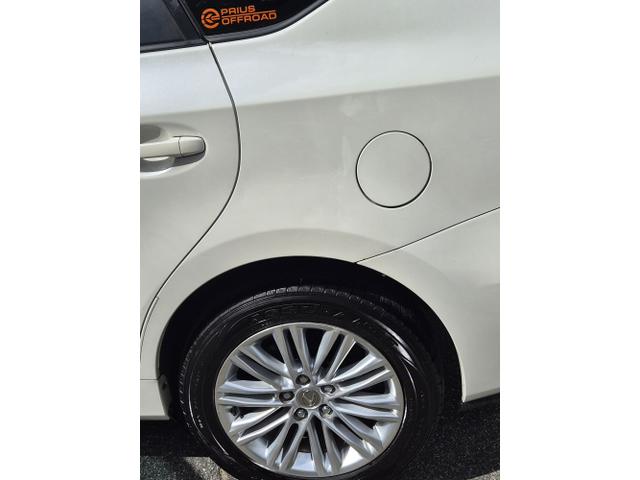 Photo of 2017 White Toyota Prius v