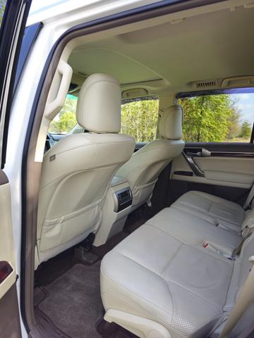 Photo of 2011 White Lexus GX 460