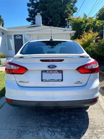 Photo of 2014 White Ford Focus