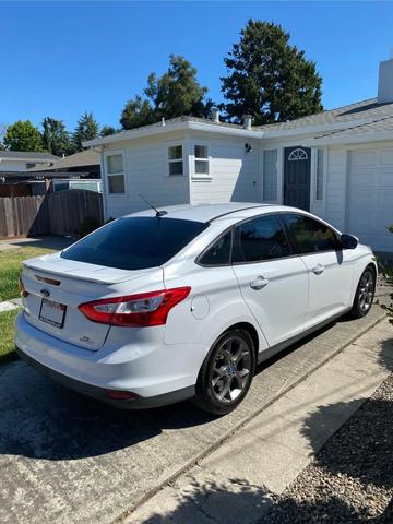 Photo of 2014 White Ford Focus