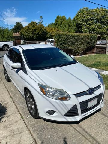 Photo of 2014 White Ford Focus