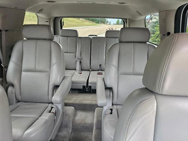 Photo of 2007 White GMC Yukon