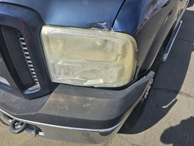 Photo of 2005 Blue Ford F-250
