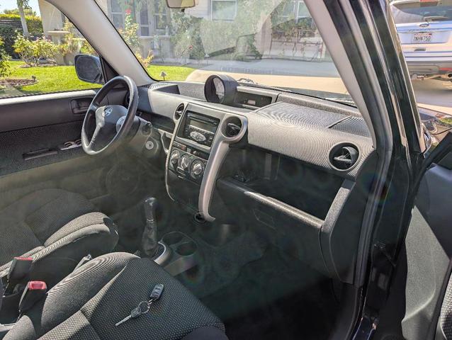 Photo of 2006 Blue Scion xB