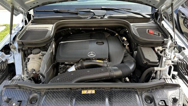 Photo of 2023 Silver Mercedes-Benz GLE 350