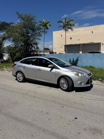Photo of 2014 Silver Ford Focus