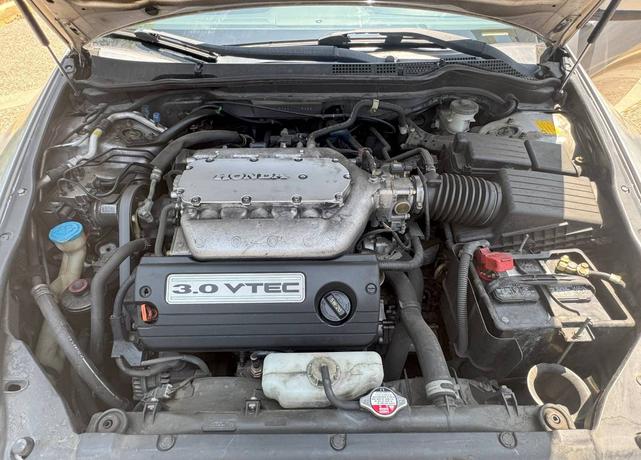 Photo of 2004 Gray Honda Accord