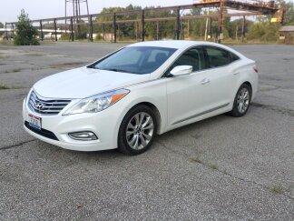 Photo of 2012 White Hyundai Azera