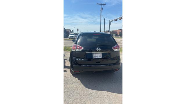 Photo of 2016 Black Nissan Rogue