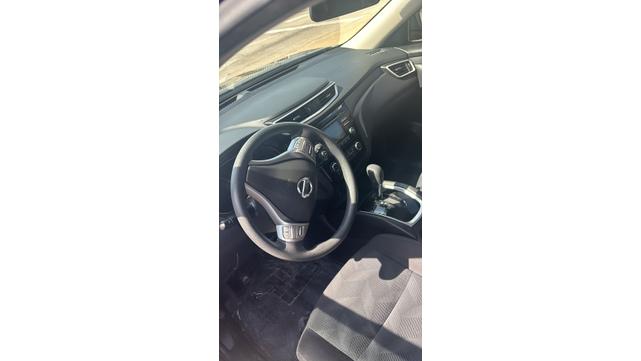 Photo of 2016 Black Nissan Rogue