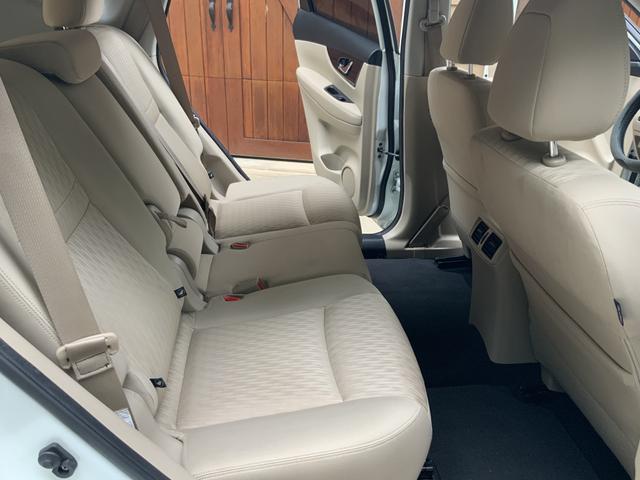 Photo of 2017 White Nissan Rogue