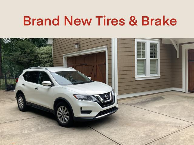 Photo of 2017 White Nissan Rogue