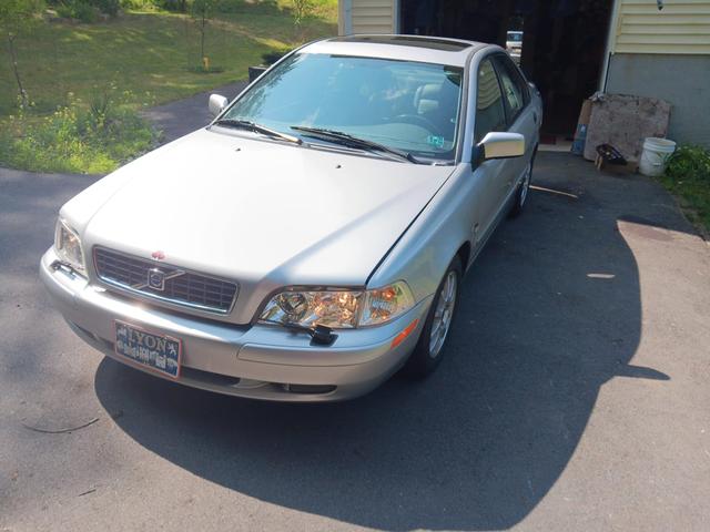 Photo of 2003 Silver Volvo S40