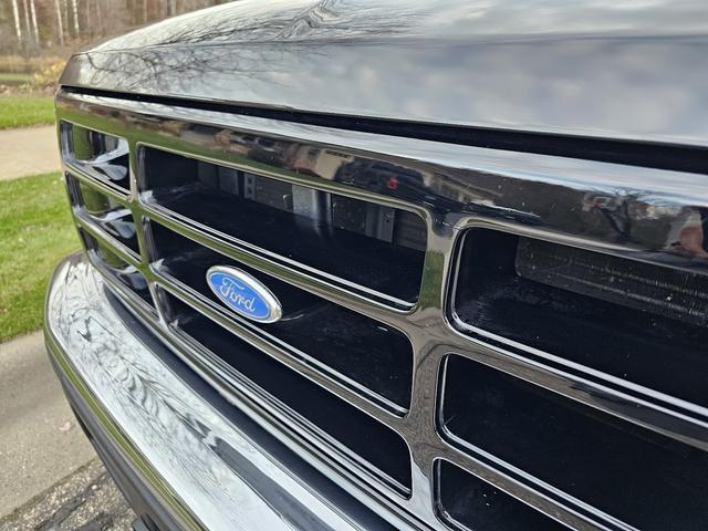Photo of 1996 Black Ford F-150