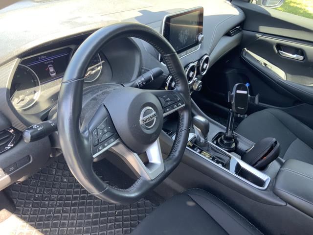 Photo of 2022 Gray Nissan Sentra