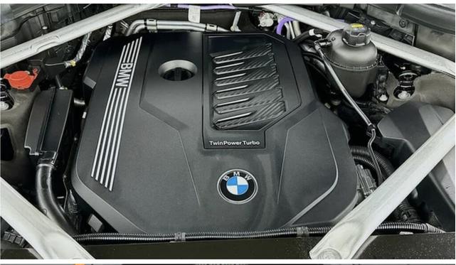 Photo of 2022 Black BMW X7
