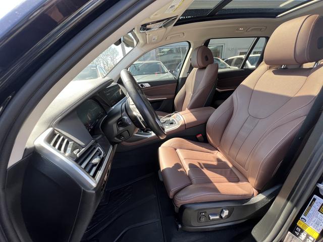 Photo of 2022 Black BMW X7