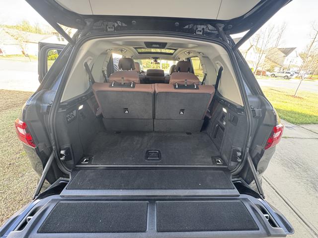 Photo of 2022 Black BMW X7