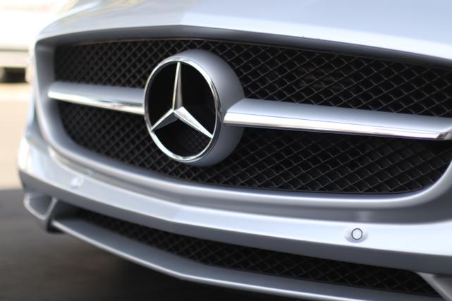 Photo of 2012 Silver Mercedes-Benz SLS AMG