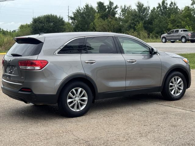 Photo of 2018 Gold Kia Sorento