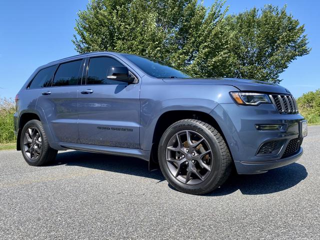 Photo of 2019 Blue Jeep Grand Cherokee