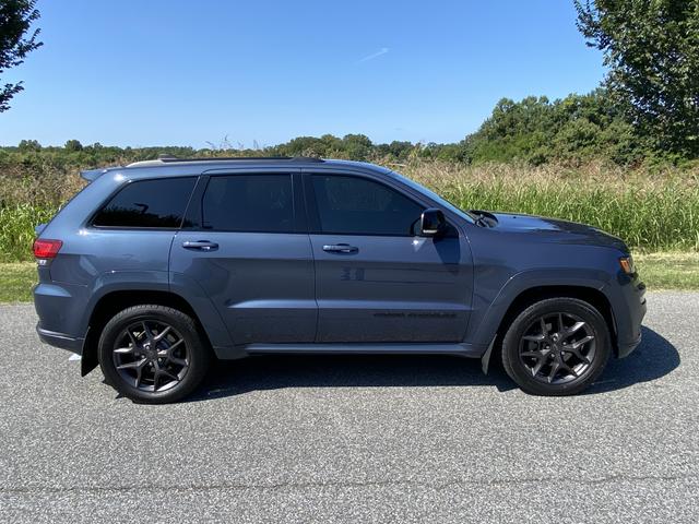 Photo of 2019 Blue Jeep Grand Cherokee