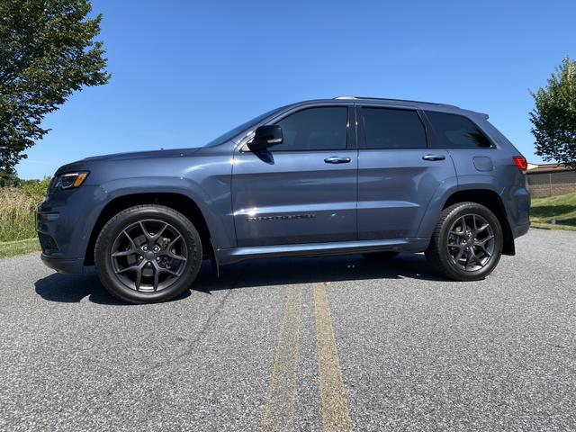 Photo of 2019 Blue Jeep Grand Cherokee