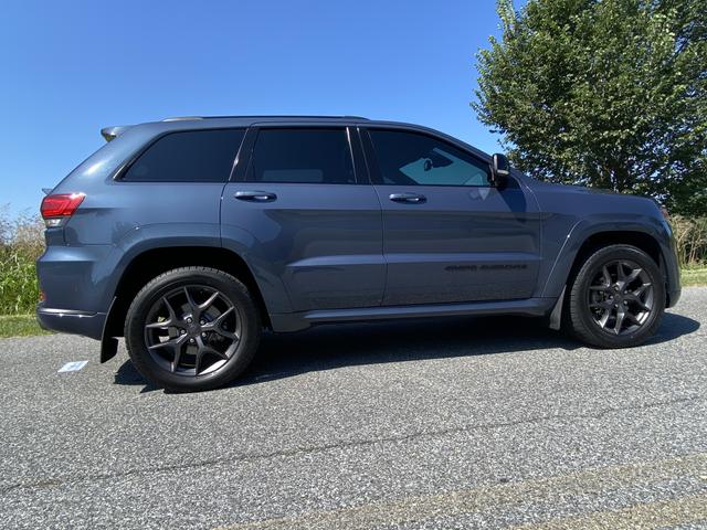 Photo of 2019 Blue Jeep Grand Cherokee