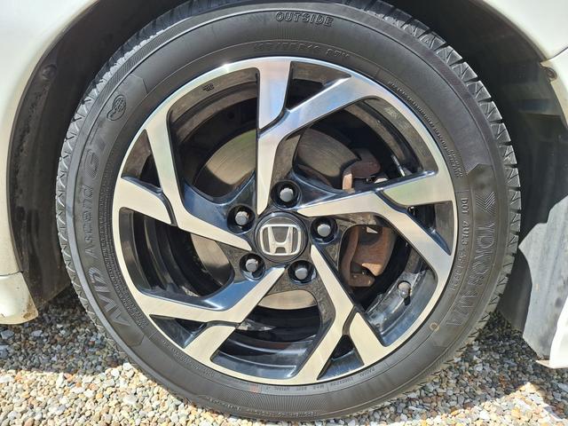 Photo of 2016 White Honda CR-Z
