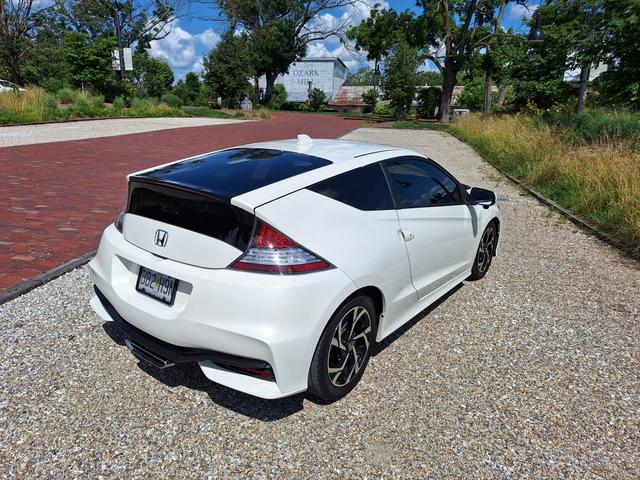 Photo of 2016 White Honda CR-Z