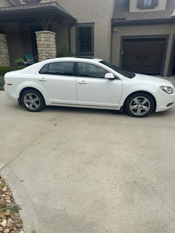Photo of 2011 White Chevrolet Malibu