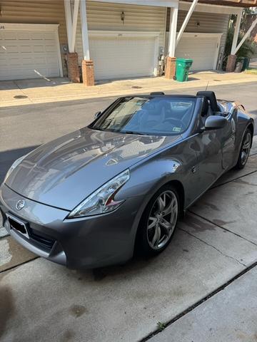Photo of 2010 Gray Nissan 370Z