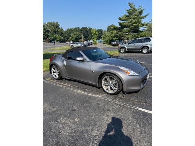 Photo of 2010 Gray Nissan 370Z